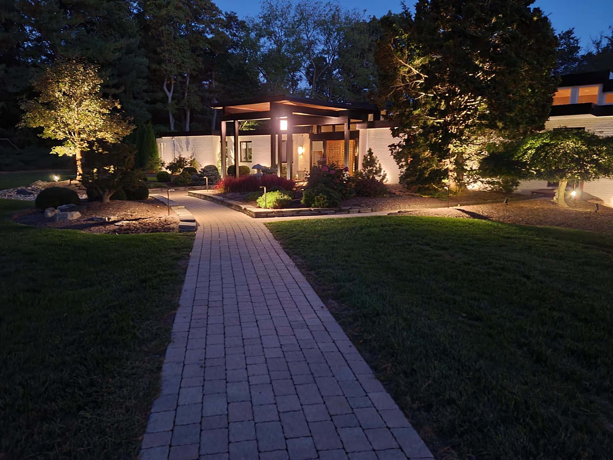 Lower Macungie Modern Exterior Lighting